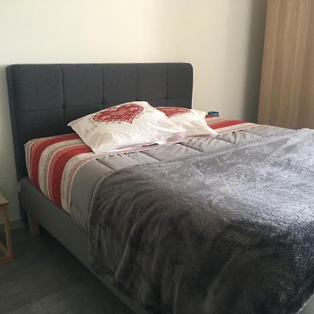 Appartement T2 Independant Dans Maison Pugny-Chatenod Exteriér fotografie