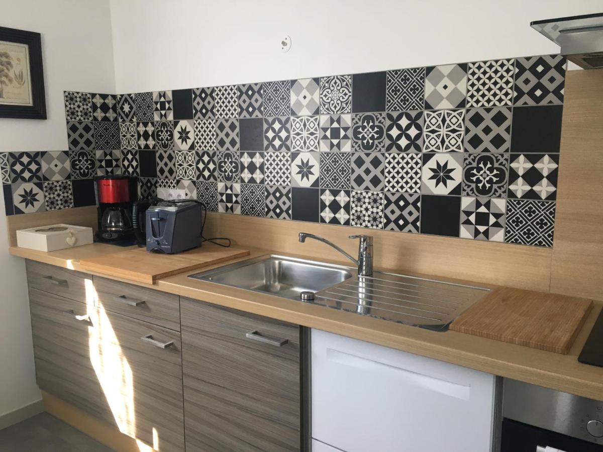 Appartement T2 Independant Dans Maison Pugny-Chatenod Exteriér fotografie