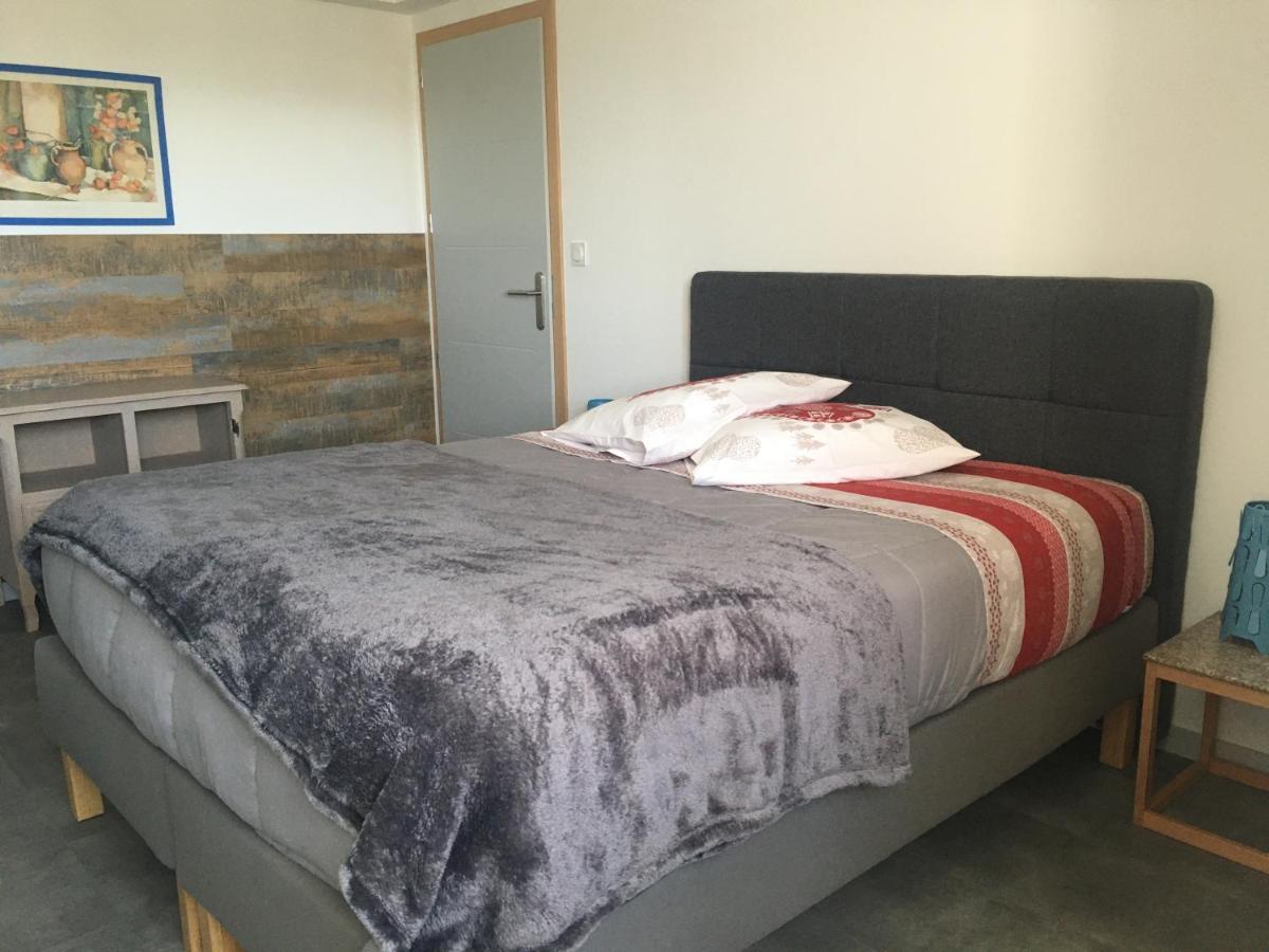 Appartement T2 Independant Dans Maison Pugny-Chatenod Exteriér fotografie